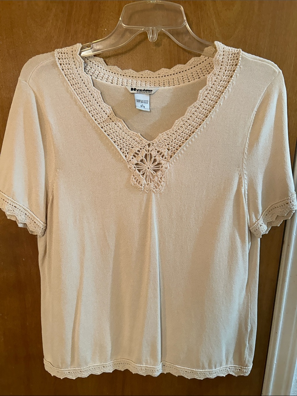 Nygard Cream V‑Neck Short Sleeve Top with Crochet Trim. L